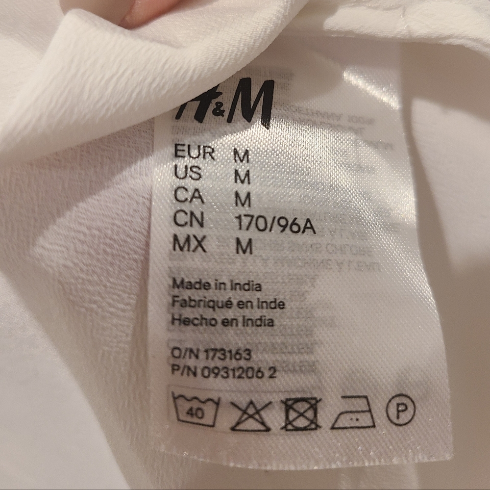 H&M Button Up Ruffled Blouse, Medium - Picture 4 of 10